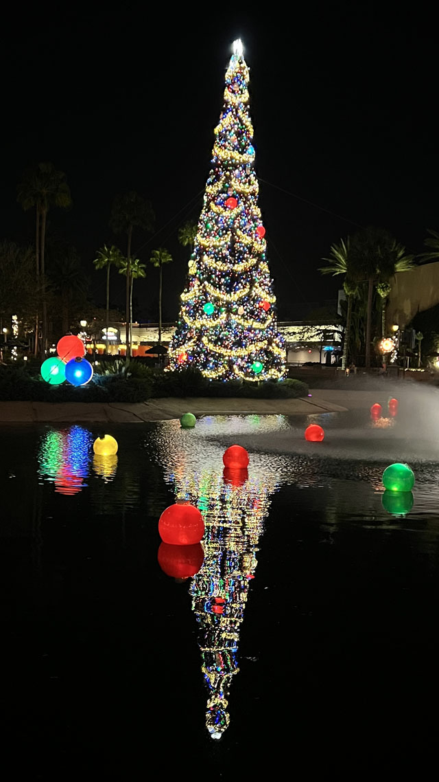 Hollywood Studios Christmas holiday tree echo lake night