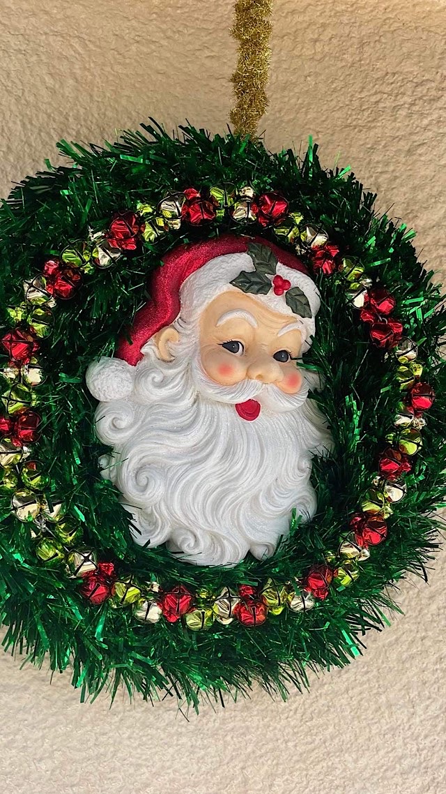 hollywood studios holidays christmas santa wreath