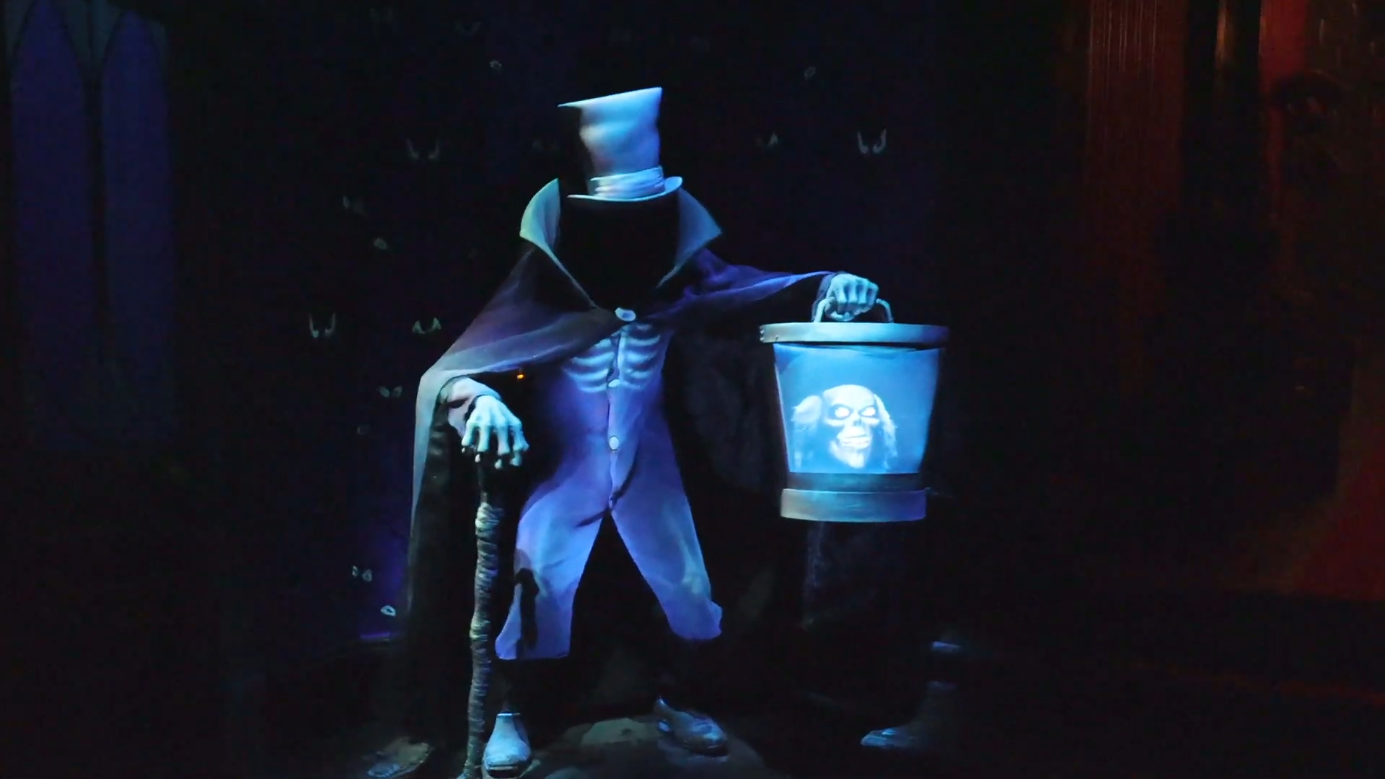 Is This The Best Time To Visit Disney's Magic Kingdom & The Hatbox Ghost Is Here!!