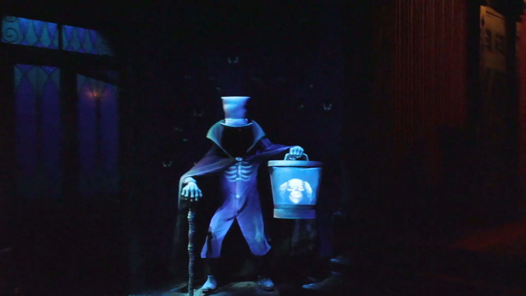 Is This The Best Time To Visit Disney's Magic Kingdom & The Hatbox Ghost Is Here!!