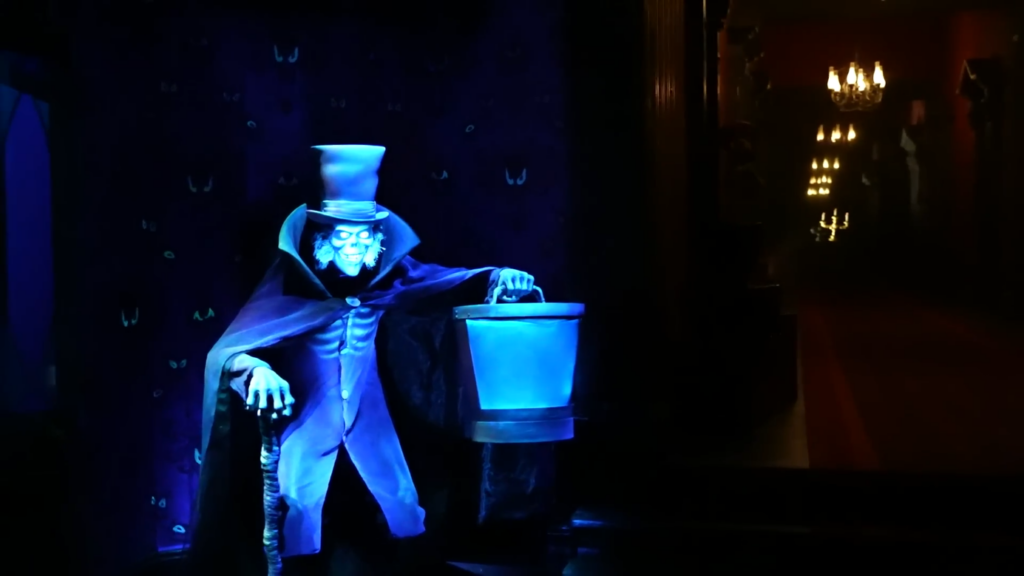 Is This The Best Time To Visit Disney's Magic Kingdom & The Hatbox Ghost Is Here!!
