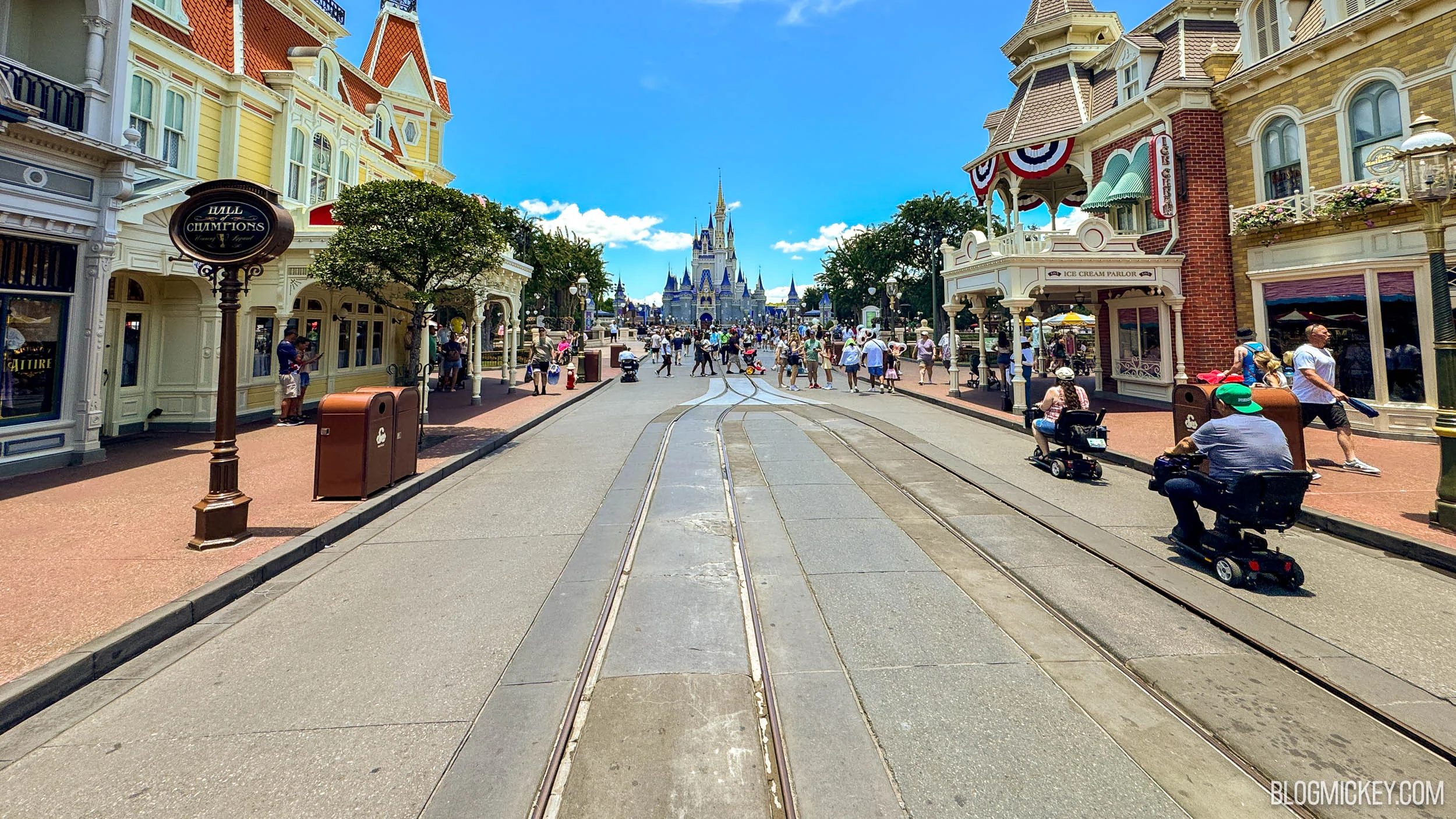 Light crowds on Main Street U.S.A. at Magic Kingdom
